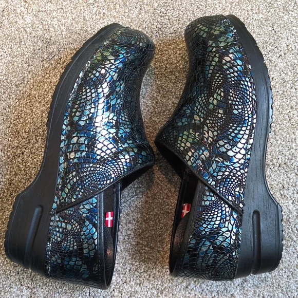 Women's Sanita clogs shoes size 38  Blue and Black Metallic🌠GREAT SHAPE!!! 🌠 - Picture 5 of 9